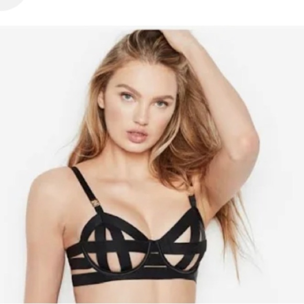 Victoria, secrets strap bra, brand new 32DDD